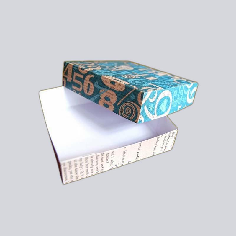 Custom Card Stock Colored Gift Boxes